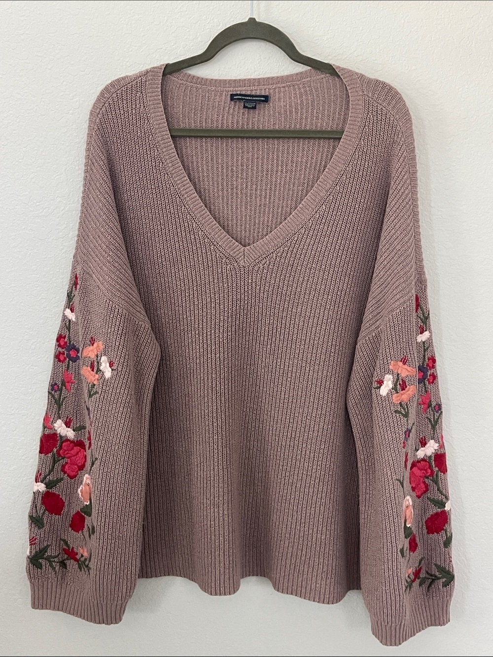 American Eagle XXL Floral Embroidered Sleeve V Neck Knit Sweater Cotton Wool
